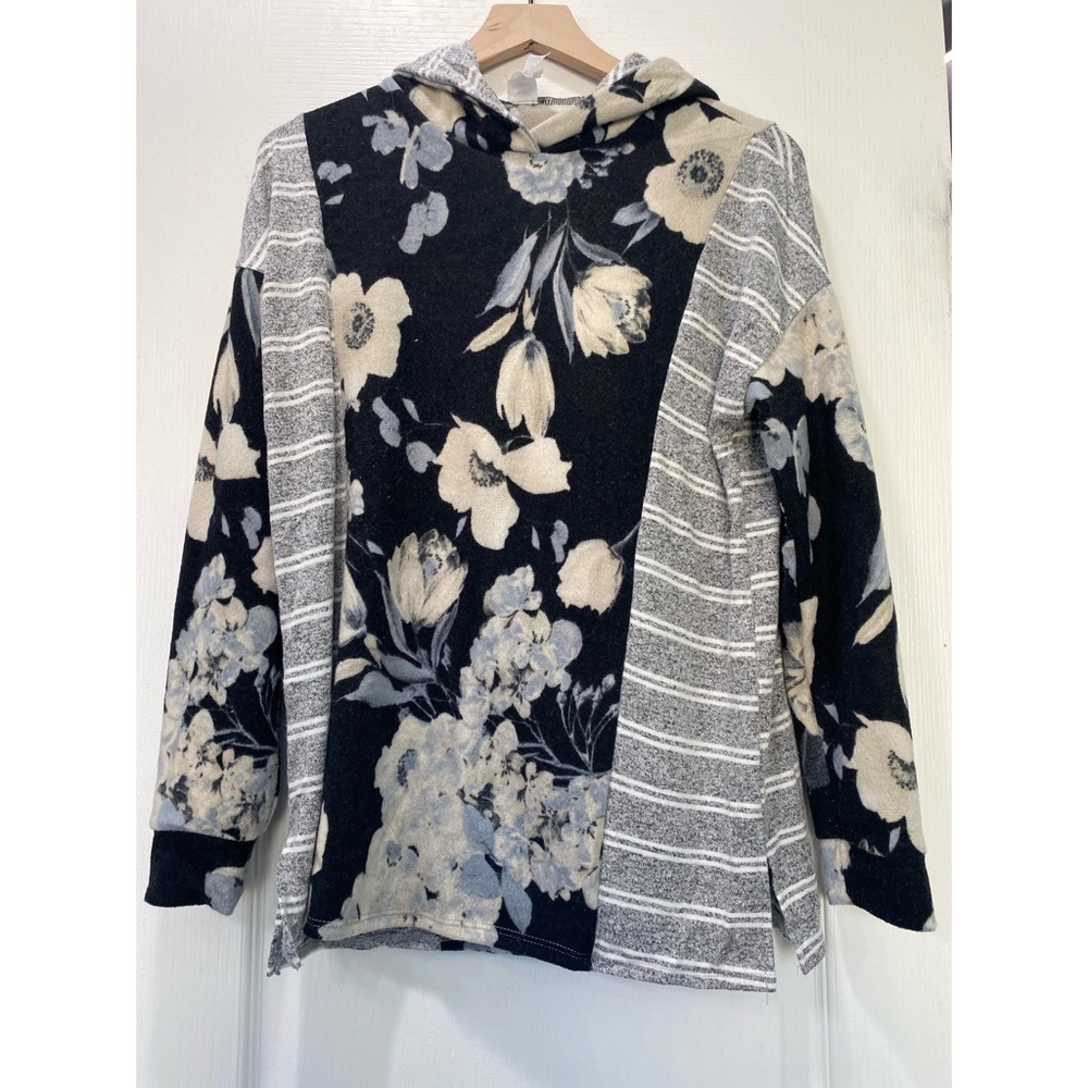 Boutique brand Honey Me, Size S Hoodie